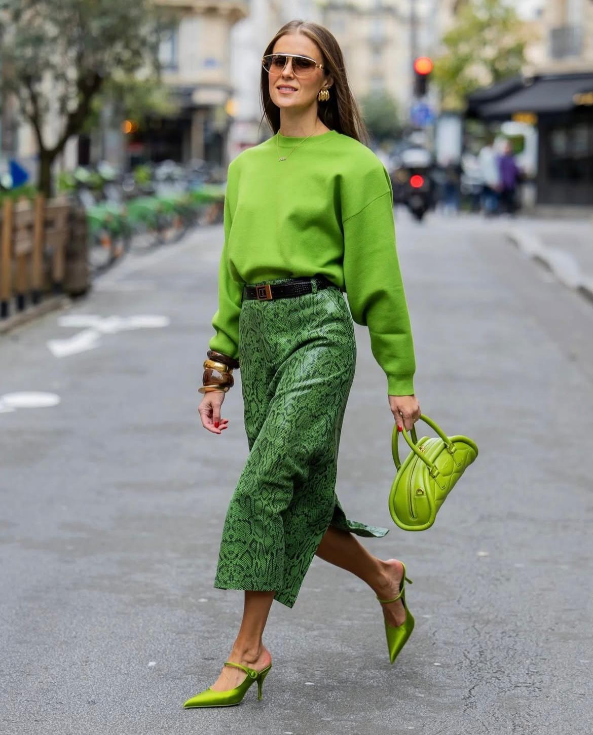 💋 Áno, živím sa ako eskort. A poviem ti presne, aké to v skutočnosti je (nie je to, čo si myslíš!)